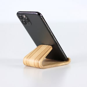 Soporte para teléfono de escritorio. Soporte para smartphone. Regalo para él. Decoración de escritorio.