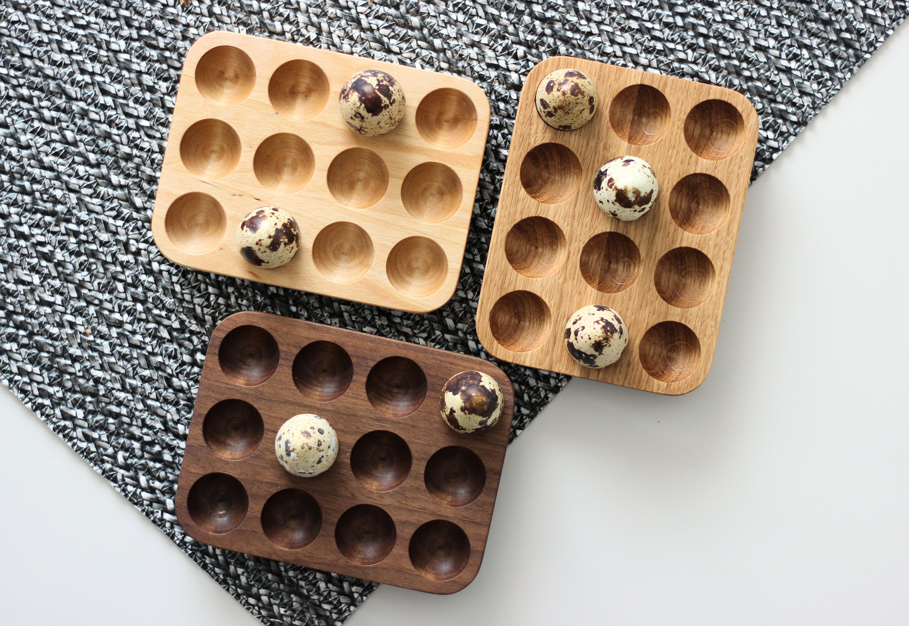 Plateau d'oeufs de Caille. Porte-Oeufs en Bois Pour 12 Oeufs.