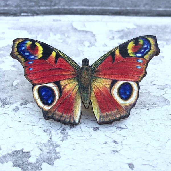 Pin de mariposa de pavo real, insignia de mariposa de pavo real, broche de mariposa, broche de vida silvestre, insignia de insecto, insignia de pin de mariposa, insignia de mariposa