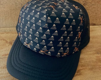 Mountain Looms Black Trucker Hat Blowfish Designs Medium