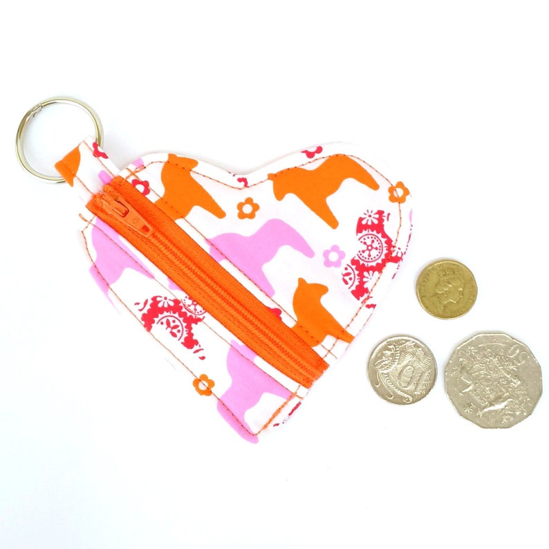 Coin Purse Horse Change Purse Pouch Zip Wallet Keyring Zipper Pouch Wallet, Lip Balm Holder Earbuds Pouch Keychain Pouch Dala Horse