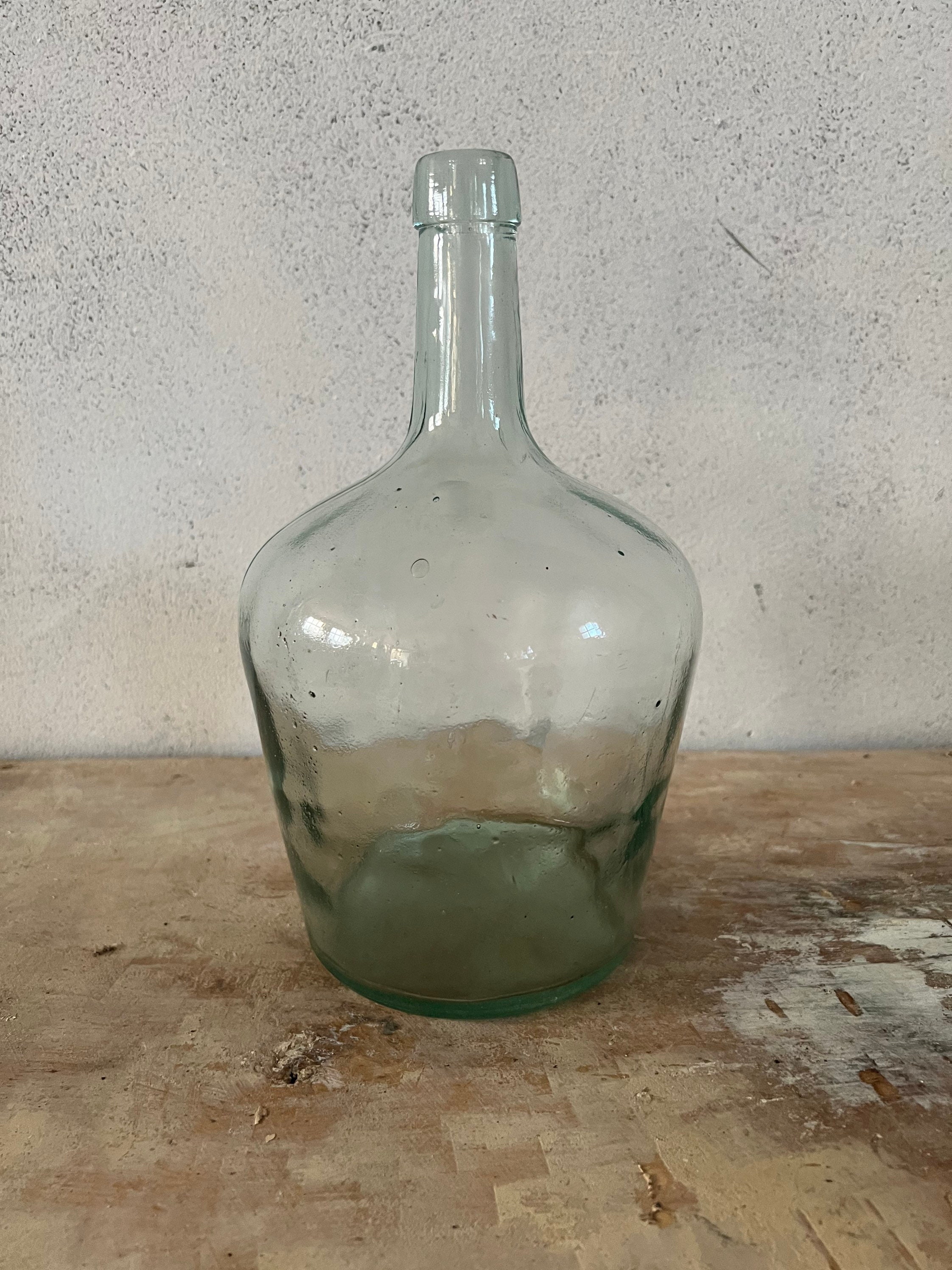 Petite Dame Jeanne en Verre Légèrement Bleuté