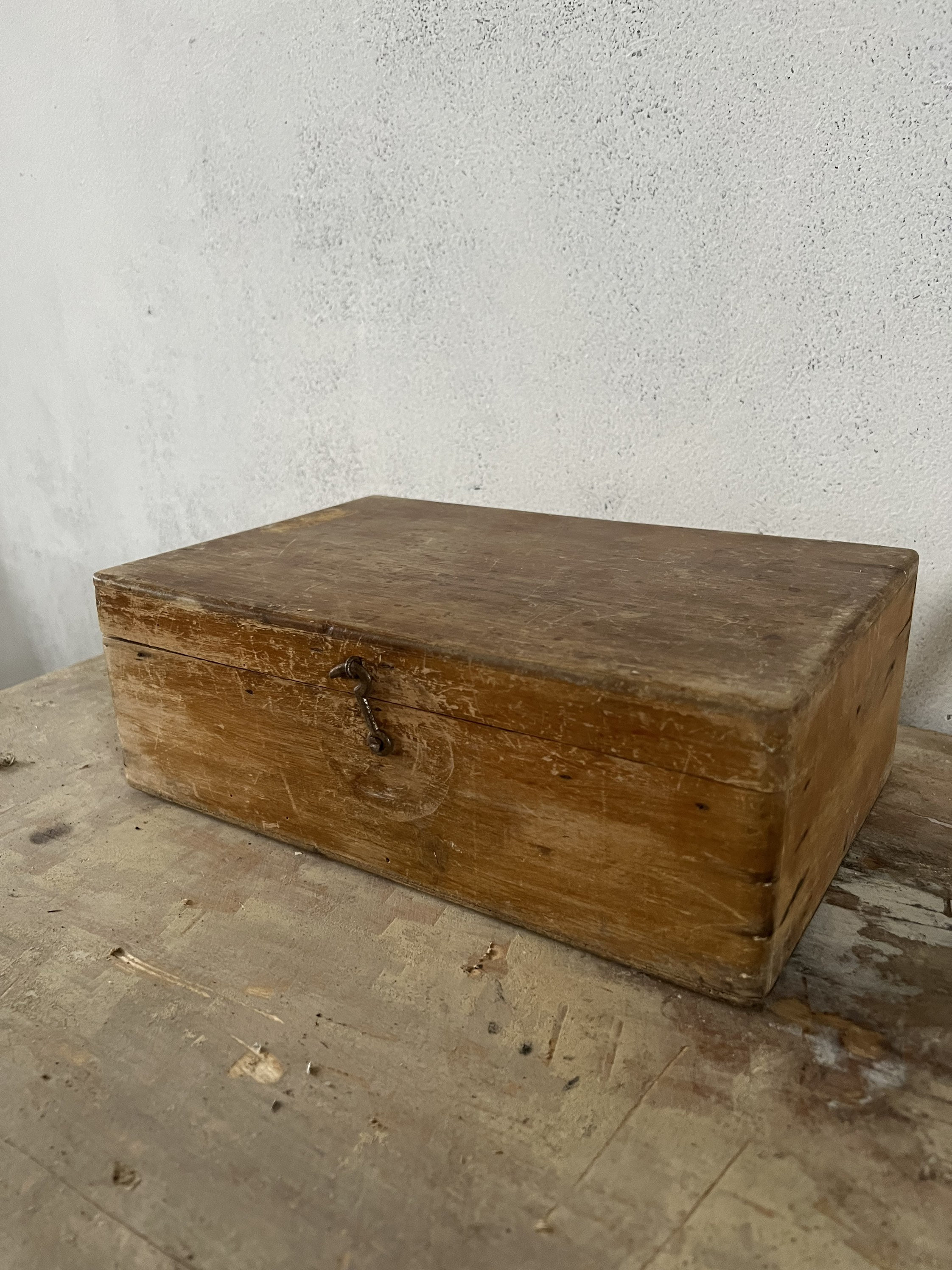 Caisse de Rangement Ancienne