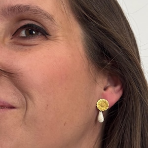 little daisy earrings