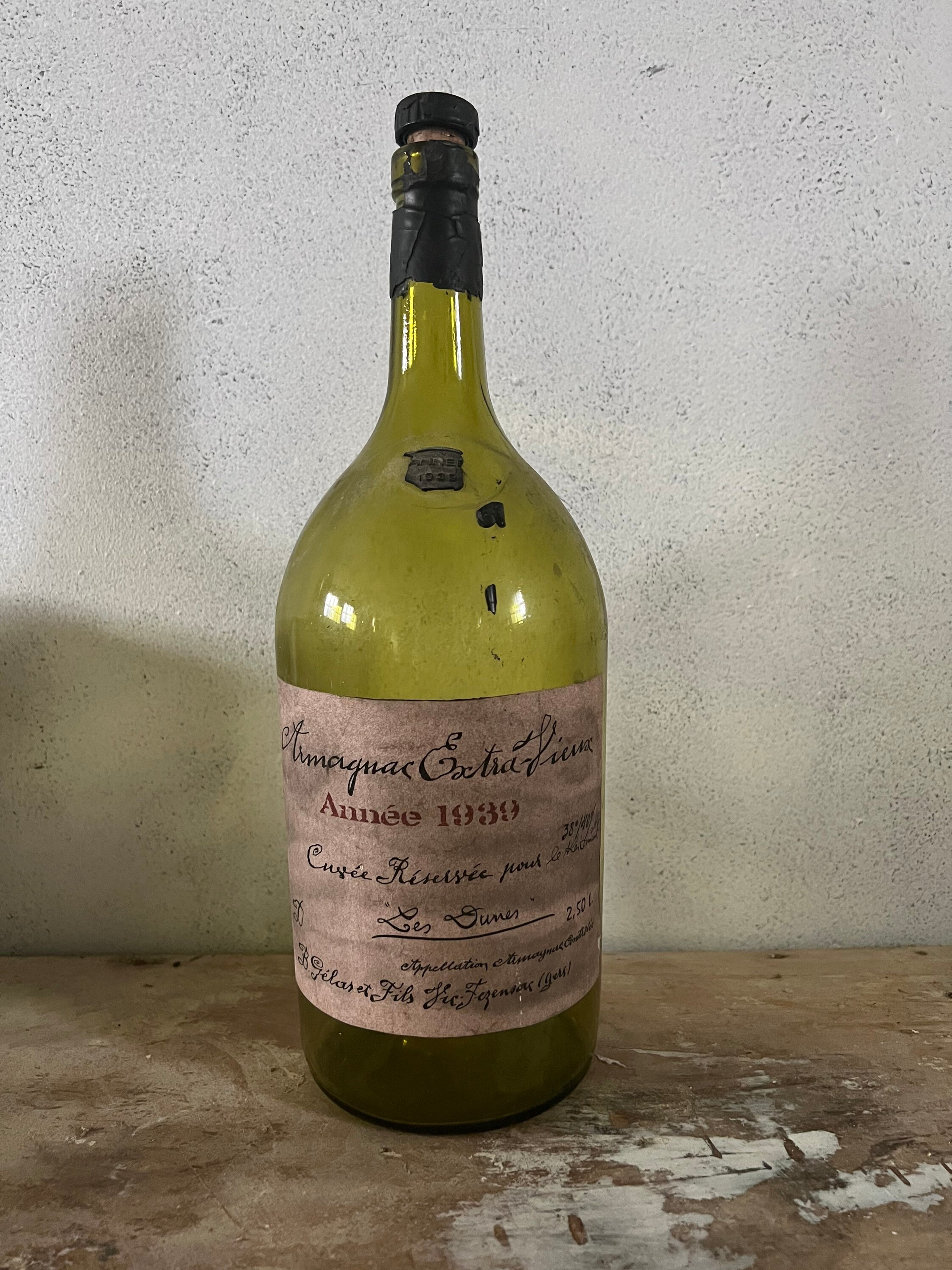 Très Grande Bouteille Ancienne en Verre