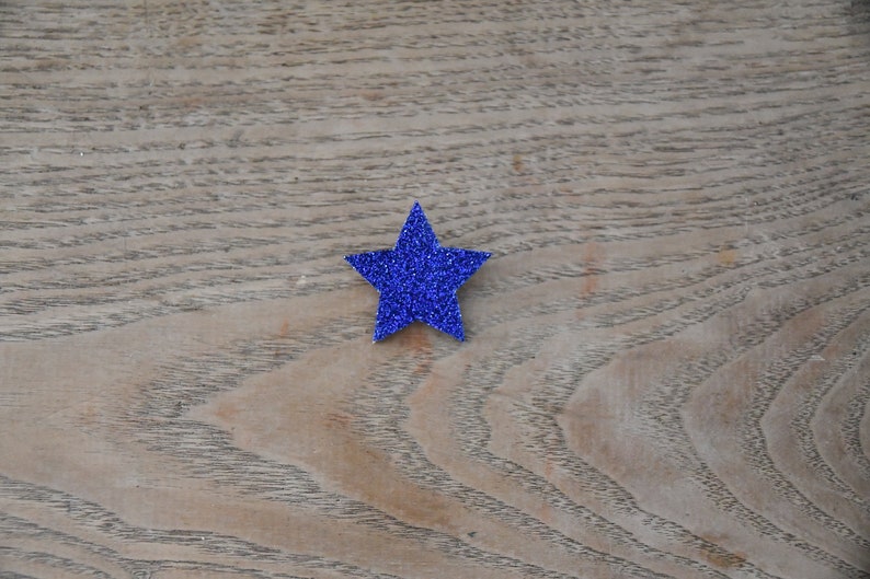 bonito broche de estrella con purpurina imagen 5