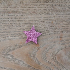 bonito broche de estrella con purpurina imagen 4