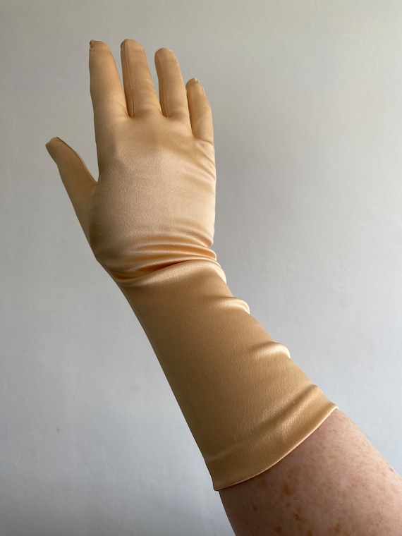 Antique Gloves: Vintage Peach Satin Small Opera C… - image 1