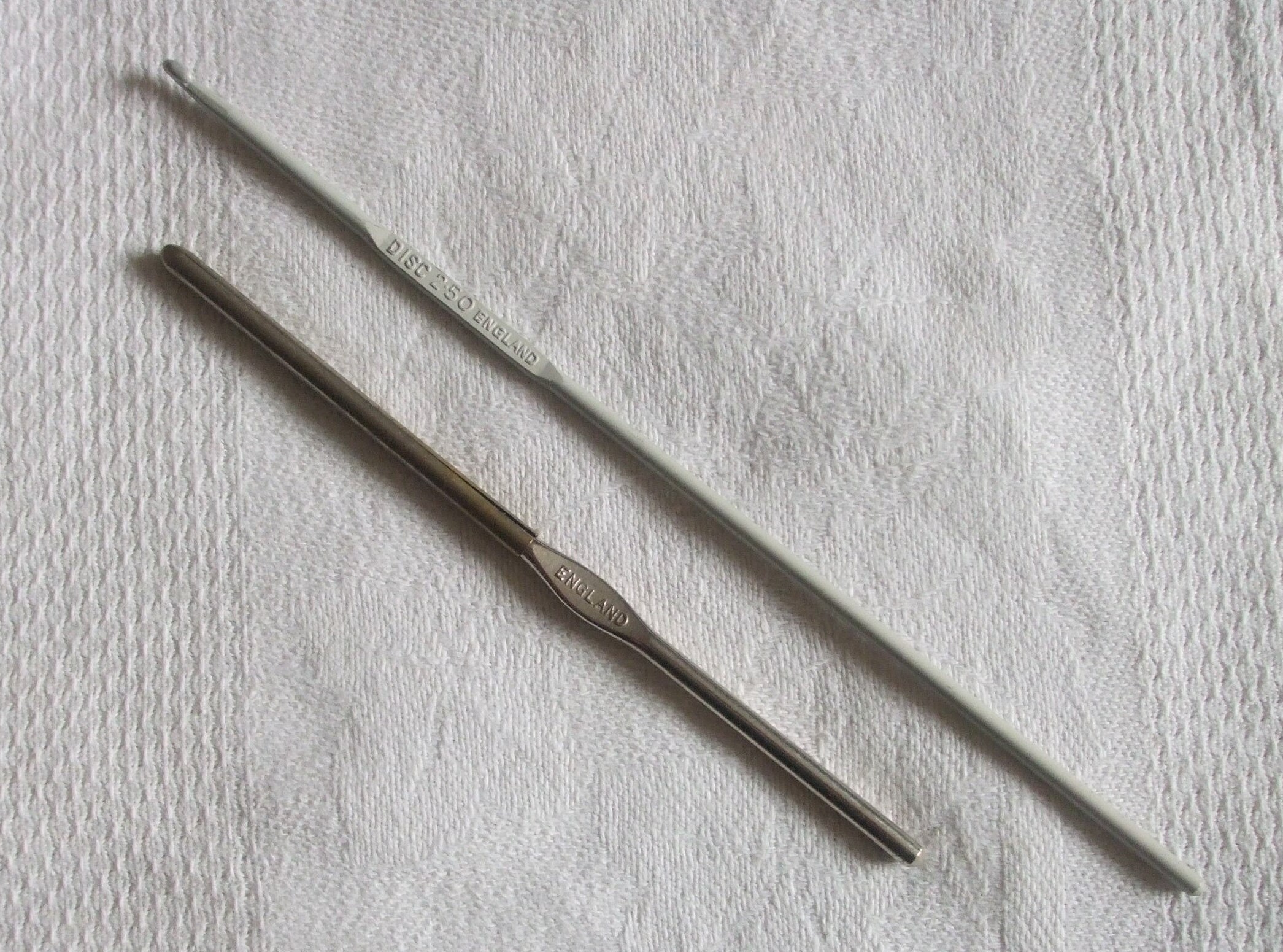 Two Vintage Crochet Hooks DISC 2.50 and DOUBLE Seven Century Etsy