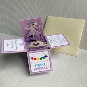 Carte d'anniversaire pop-up sur le thème de Taylor Swift