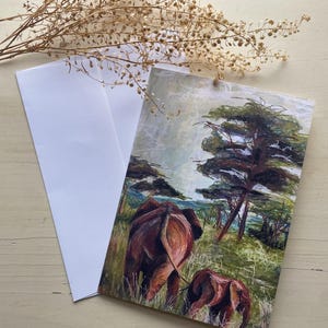 Tarjeta de papelería con ilustración pastel de madre e hijo con un elegante elefante dibujado a mano