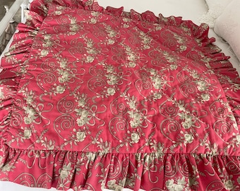 Beautiful Ruffled Roses & Bows Old Quilted Sham