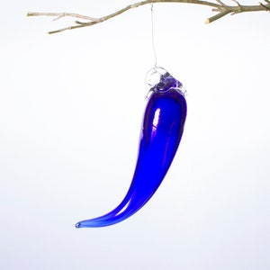 Artisan Blue Glass Chili Pepper, Glass Vegetable Sculpture, Handcrafted Kitchen Decor, Unique Gift Idea,  Handblown Blue Glass Chili Pepper