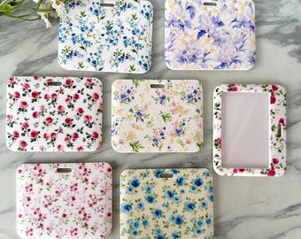 Porte-badge floral personnalisé - Fermeture à glissière horizontale, motif de roses roses