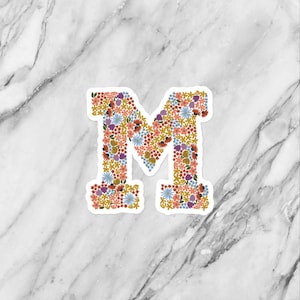 Adesivo de vinil inicial com monograma floral letra M