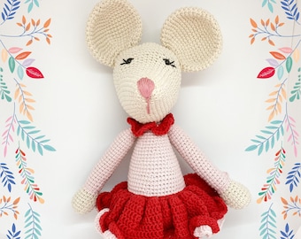 White Girl Mouse Crochet Toy