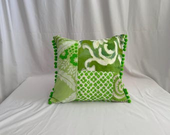 Designers Guild, Boho-Stil, gesteppte Zierkissenbezüge aus grün-weiß bedruckten Baumwollstoffen, von Jane Hall Design, (45,7 cm/45,7 cm)