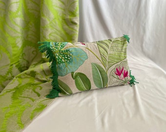 14 ”/ 24” Designers Guild Samt, Manuel Canovas, “Kala” Besticktes Leinen, Dekorativer Kissenbezug in Grün und Aquablau, Jane Hall Design