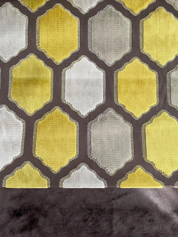 Maxwell-Lemongrass- Gelb- Grau-Samt Weave Polsterstoff, Von Jane
