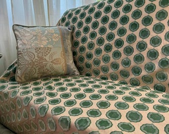 Anleitung Canovas “Tiana” Beige- Grün- Polka Dot, Cut Velvet Polsterstoff, Jane Hall Design