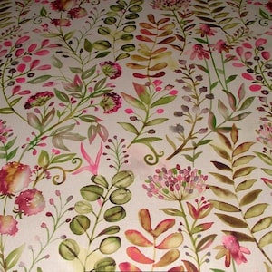 Tela de algodón con estampado floral: rosa, verde y blanco - &quot;Whitewell-Magenta&quot;