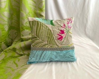 45 cm (18 zoll) Designers Guild geprägtes Samt, Manuel Canovas, „Kala“ besticktes Leinen, dekorativer Kissenbezug in grün und aquablau