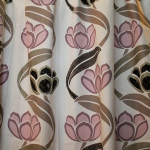 Designers Guild Fabric &quot;&quot;Madison&quot; Pink, Grau, Bedruckt, Vorhangstoff, Polsterstoff von Jane Hall Design.&quot;