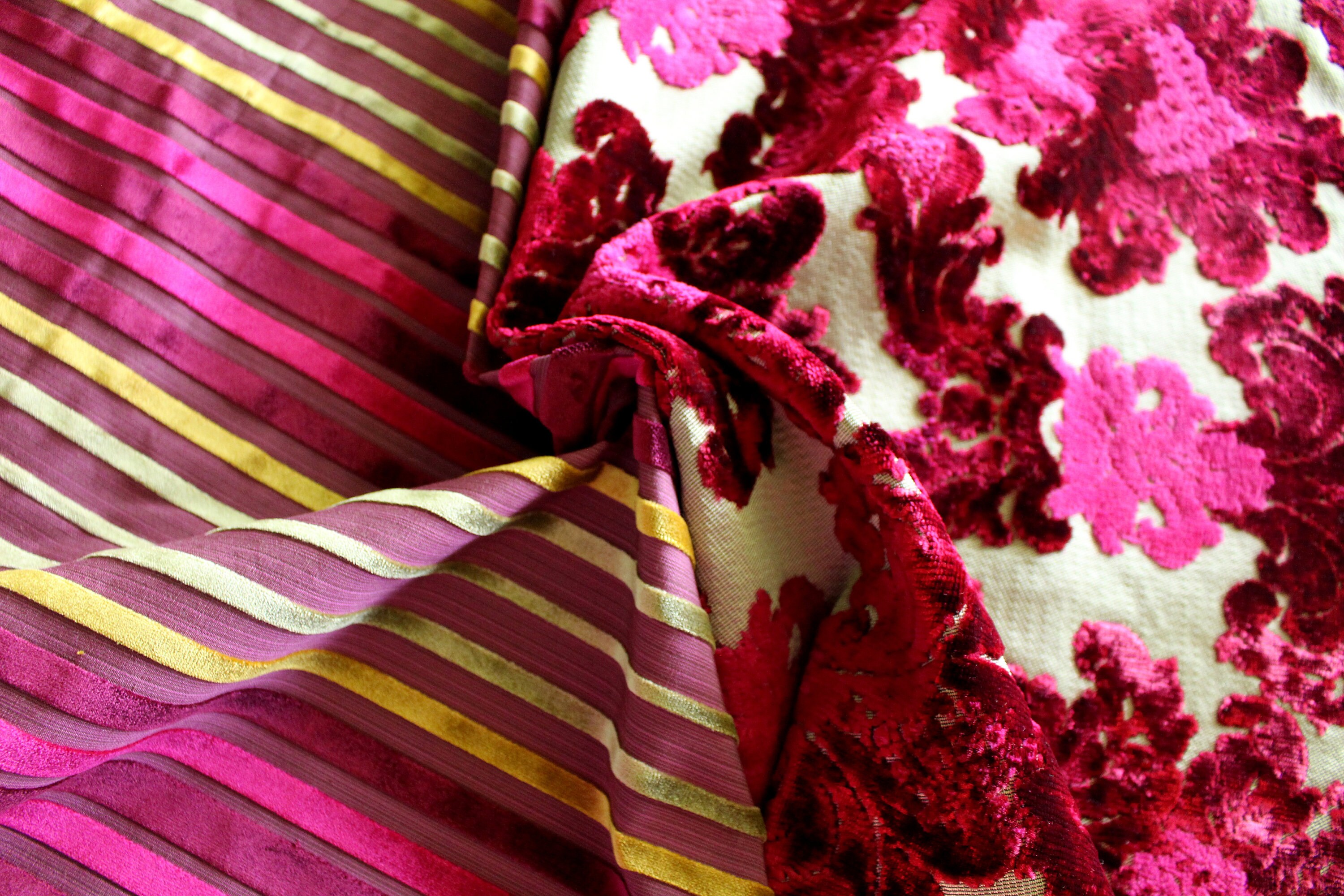 Zoffany « Rossini », Magenta et violet, bande velours coupé, tissu d’ameublement, de la conception de Jane Hall Zoffany Zoffany Zoffany « Rossini », Magenta et violet, bande velours coupé, tissu d’ameublement, de la conception de Jane Hall d2b815