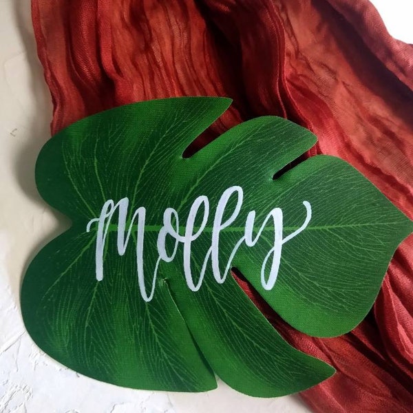 Leaf Place Cards Alternative for Wedding Reception // Dinner Seating // Dinner Name Tags // Wedding Decor // Handlettered Names // Tropical