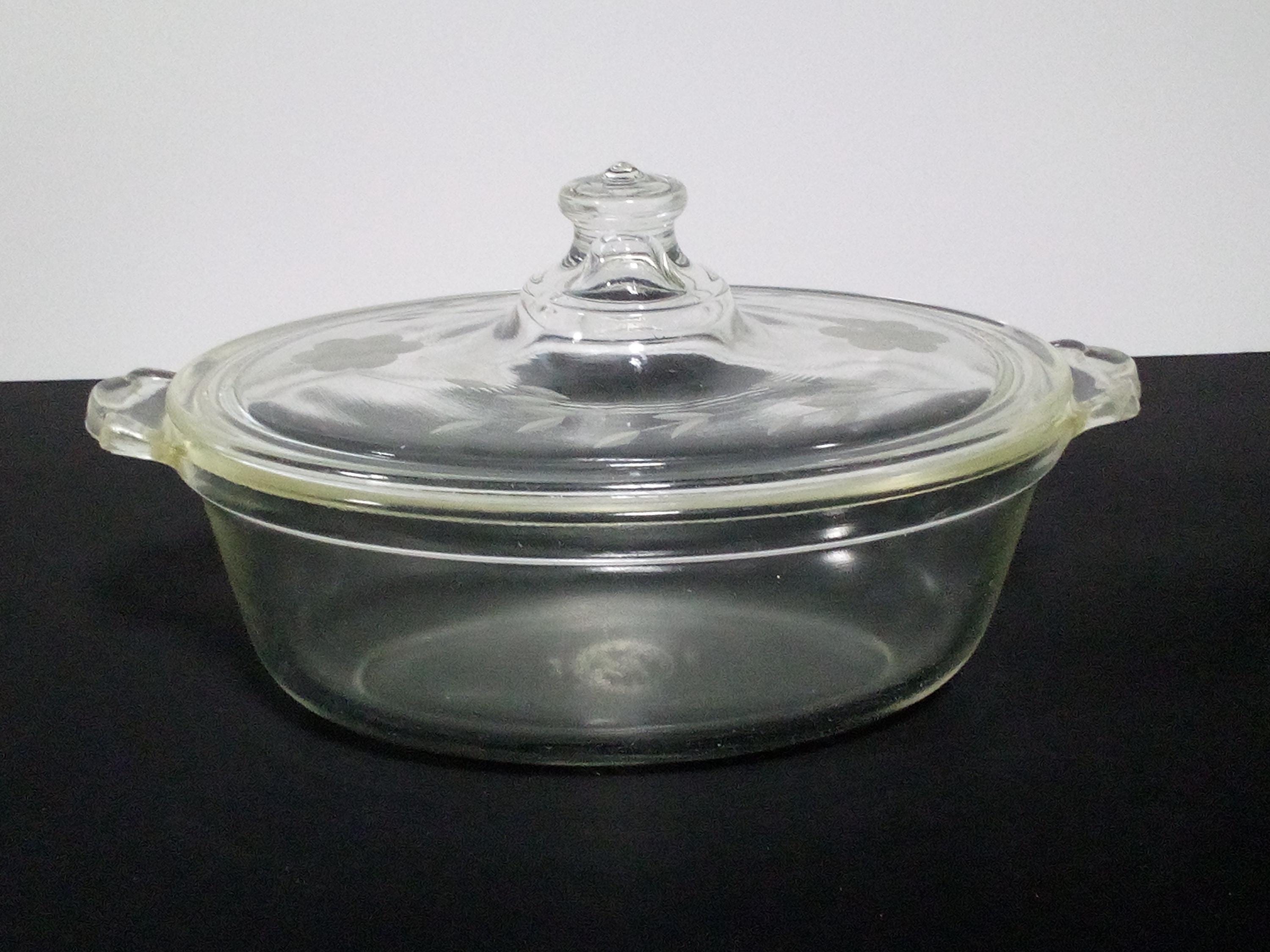 VTG Pyrex Oval Casserole Dish with Etched Lid