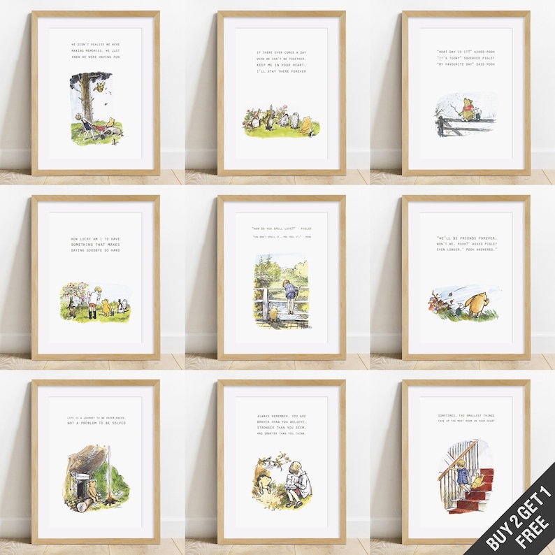 Puede incluir: Nueve impresiones de arte de pared imprimibles con tem&aacute;tica de Winnie the Pooh con citas inspiradoras. Las impresiones presentan ilustraciones dibujadas a mano de Winnie the Pooh y Piglet en varias escenas. Las citas incluyen: "No nos damos cuenta de que estamos creando recuerdos, solo sabemos que nos estamos divirtiendo", "Si alguna vez llega el d&iacute;a en que no podamos estar juntos, gu&aacute;rdame en tu coraz&oacute;n, me quedar&eacute; all&iacute; para siempre", "&iquest;Qu&eacute; d&iacute;a es?" pregunt&oacute; Pooh. "Es hoy", chill&oacute; Piglet. "Mi d&iacute;a favorito", dijo Pooh", "Qu&eacute; suerte tengo de tener algo que hace que decir adi&oacute;s sea tan dif&iacute;cil", "Eres m&aacute;s valiente de lo que crees, m&aacute;s fuerte de lo que pareces, y m&aacute;s inteligente de lo que piensas", "A veces, las cosas m&aacute;s peque&ntilde;as ocupan el mayor espacio en tu coraz&oacute;n", "'Eres el &uacute;nico en quien confiar&eacute; siempre' - Piglet", "Seremos amigos para siempre, &iquest;verdad, Pooh?" pregunt&oacute; Piglet. "Incluso m&aacute;s tiempo", respondi&oacute; Pooh", "La vida es un viaje para experimentar, no un problema para resolver", "Recuerda siempre que eres m&aacute;s valiente de lo que crees, m&aacute;s fuerte de lo que pareces, y m&aacute;s inteligente de lo que piensas"