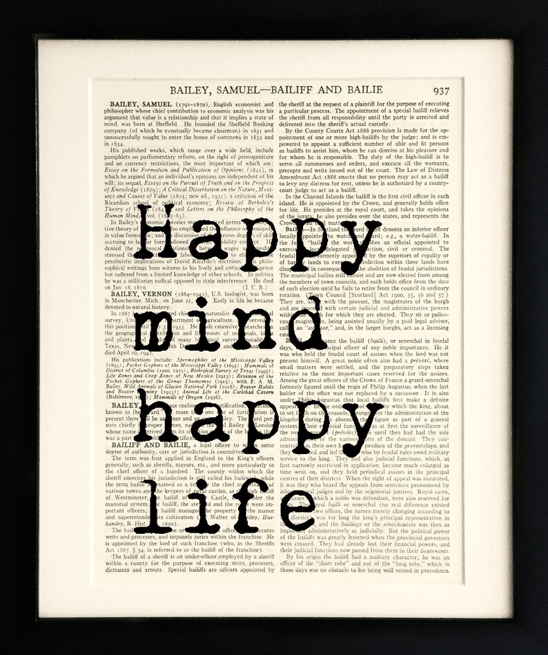 Puede incluir: Una p&aacute;gina vintage en blanco y negro impresa de una enciclopedia con las palabras "Happy Mind" y "Happy Life" en fuente grande y negrita. El texto trata sobre la historia de la palabra "bailiff" y sus or&iacute;genes.