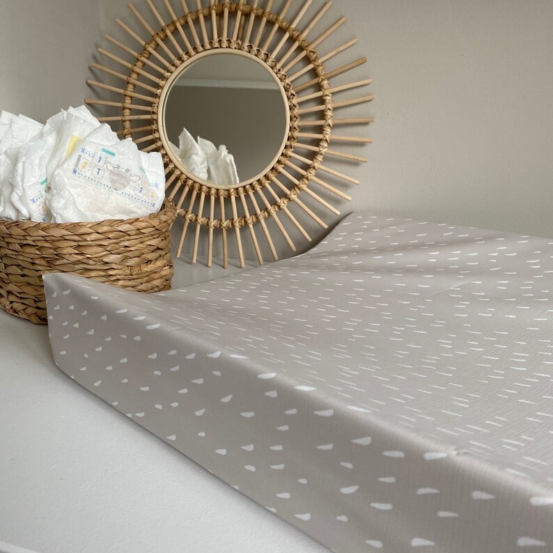 Antiroll Wedge Changing Mat // Neutral Baby Changing Mat // Etsy UK