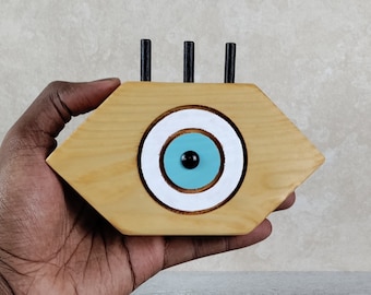 Wood Eye with lashes, eyeball, wood sculpture, shelf decor, shelf sitter, art object, art decor, home decor