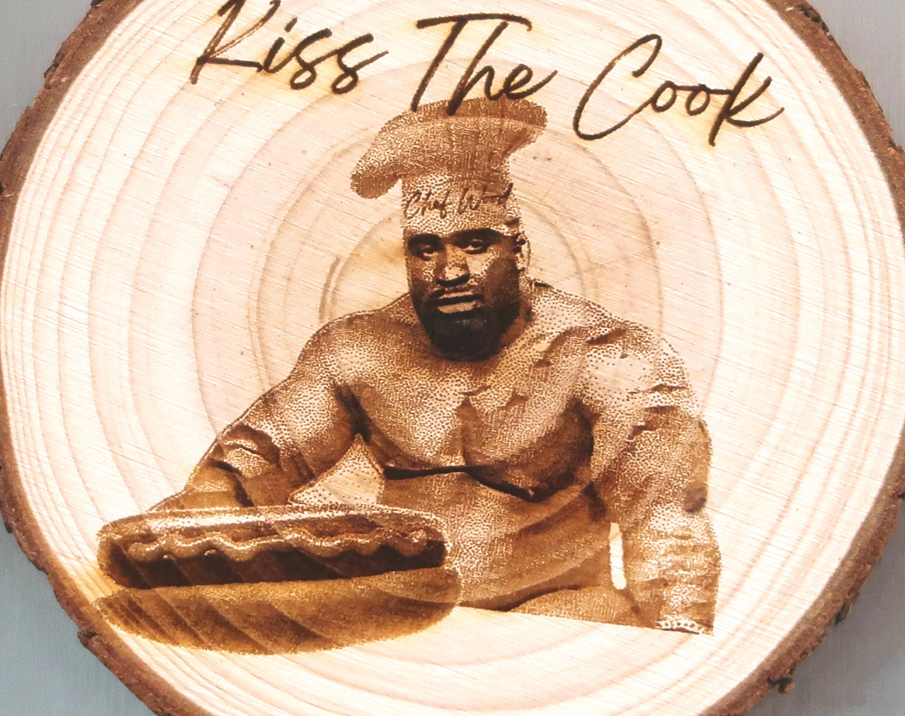 食器 barry Barry Wood Magnet: Kiss the Cook Engraved Wood Gag Gift - Etsy