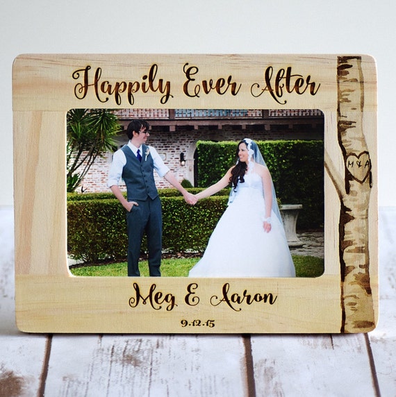 Marco de fotos personalizado Love Never Fails, 5 x 7 pulgadas, romántico  personalizado, para boda, compromiso, día de San Valentín, regalos de boda