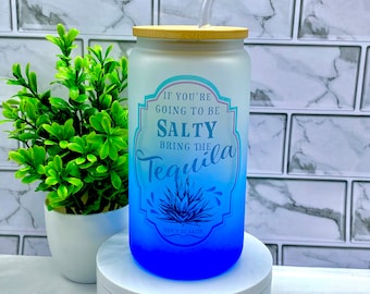 Vaso de vidrio esmerilado Bring The Tequila: lata de vidrio azul Libbey con tapa de bambú