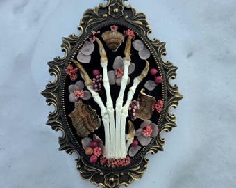 Fox Paw Skeleton Framed Floral