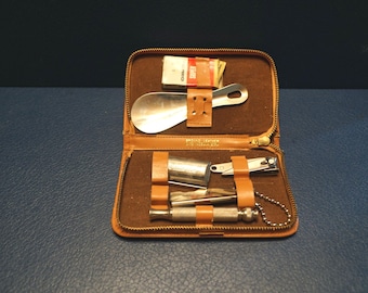Vintage Gillette Travel Safety Razor and leather case