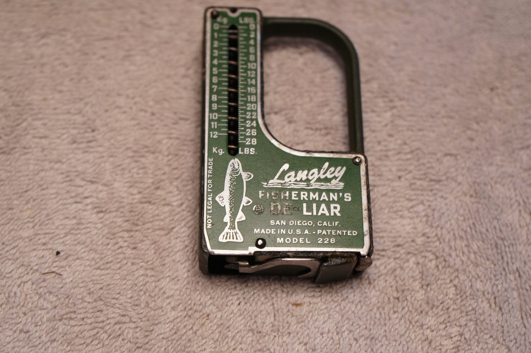 Vintage LANGLEY Fisherman's DE-LIAR an 8 lb scale and Tape