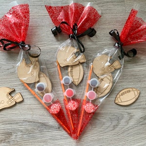Cones de festa de futebol americano / kits de tinta de futebol / lembrancinhas de festa de futebol / pinte sua própria bola de futebol / festa de aniversário de futebol