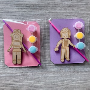 Girl Gamer party favours / blox inspired craft / gamer birthday party / paint your own girl character / blox party bags filler