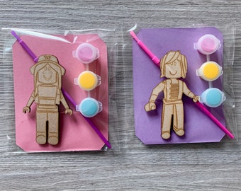 Girl Gamer party favours / blox inspired craft / gamer birthday party / paint your own girl character / blox party bags filler