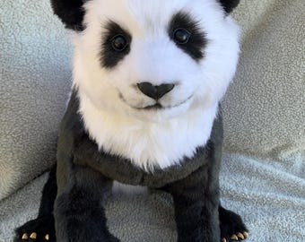 手作りのリアルなパンダのぬいぐるみ：コレクター向けのフェイクファー