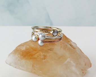 Dainty Pearl Stacking Rings / Genuine Single Freshwater Pearl Ring / Minimalist / Gold Birthstone Ring / Mothers Rings / Raw Stone Rings