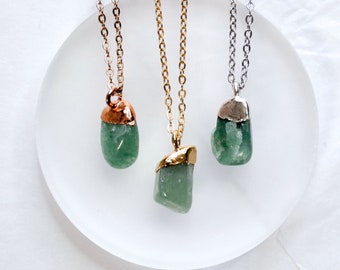 Green Aventurine Pendant Necklace / Natural Crystal Necklace / Raw Stone Jewelry / Green Aventurine Pendant / Crystal Jewelry / Heart Chakra