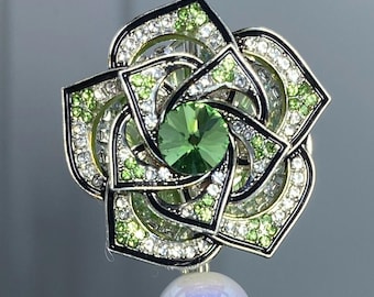 Spinning Green Flower Focal Bead |  Beadable Pens, Keychains, Bookmarks, Badge Reels, Jewelry