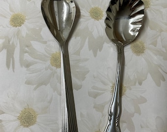 Reed & Barton Sugar Spoons Flat Top Scalloped Shell Shape Vintage Lot of 2
