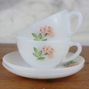 2 Arcopal tea/coffee cups & matching saucers, pink rose design, 125ml, French vintage, Arcopal rose, 1970&#39;s Retro kitchenware.