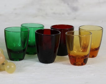 6 shot glasses, 5cm, 25ml, coloured shot glasses, 6 multi coloured aperatif glasses, French vintage, 1970's retro barware.